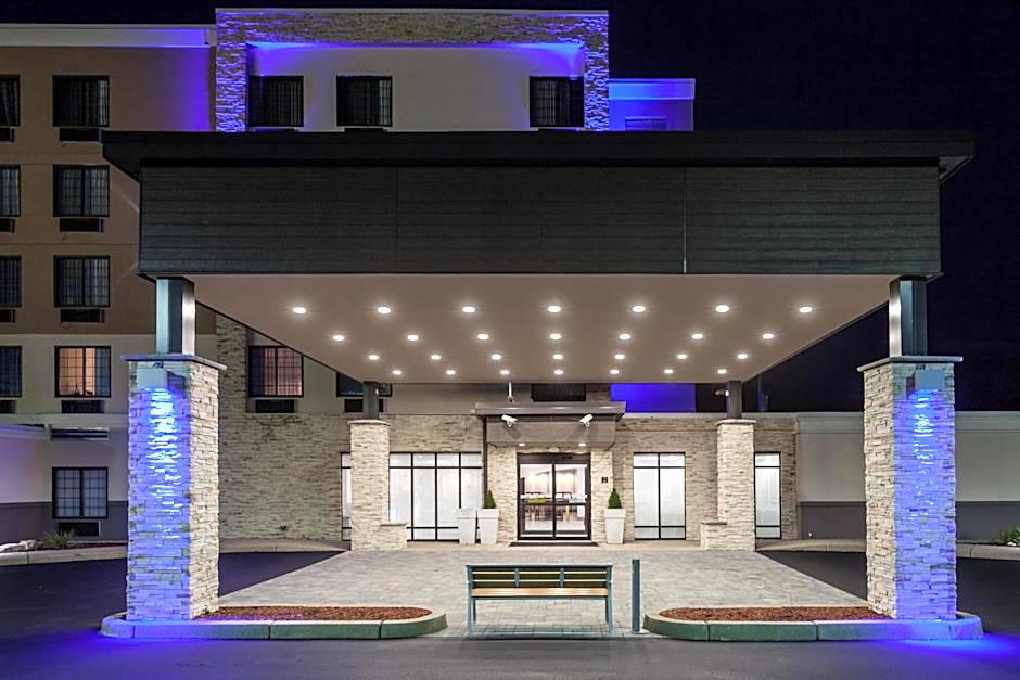 Holiday Inn Express Hotel & Suites Providence-Woonsocket By IHG