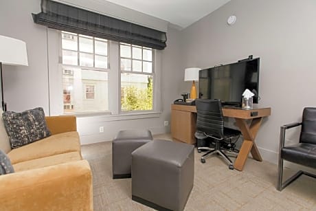 2 Queen 1 Bedroom Suite