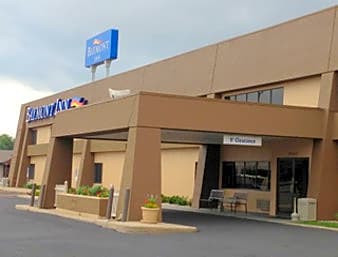 Baymont Inn & Suites Green Bay