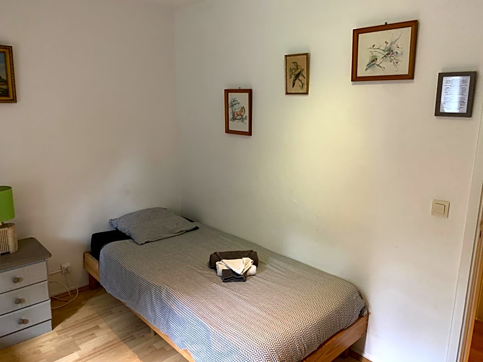 cosy-rooms-party-villa
