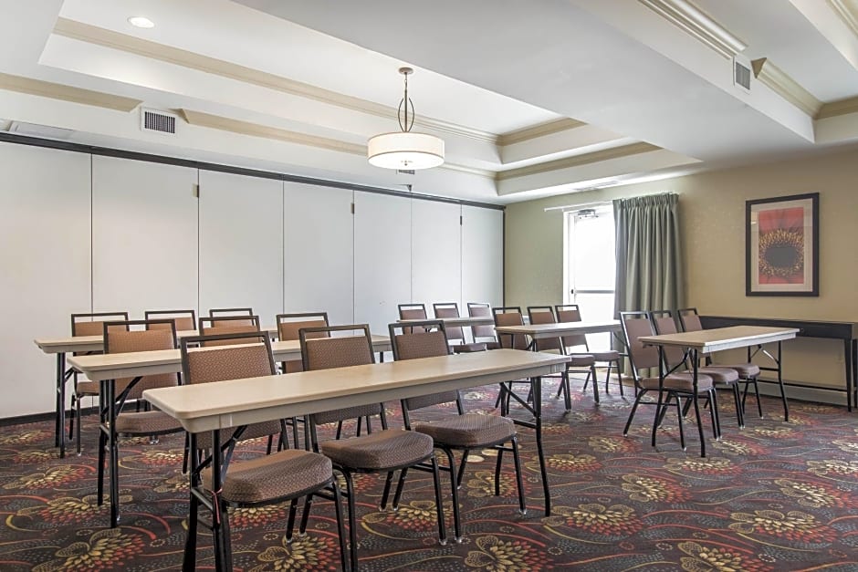 Holiday Inn Express Hotel & Suites Cullman By IHG