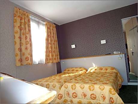 Double or Twin Room with Bathroom