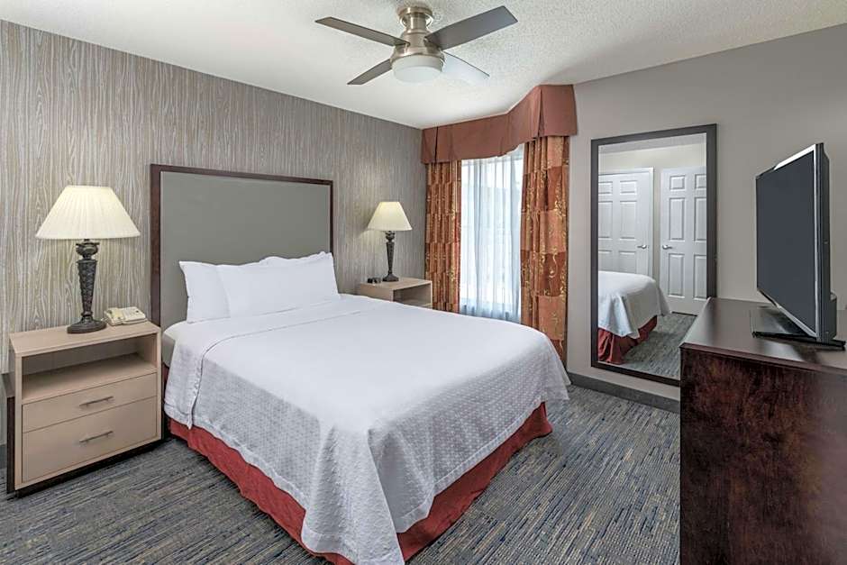 Homewood Suites By Hilton Chicago/Schaumburg