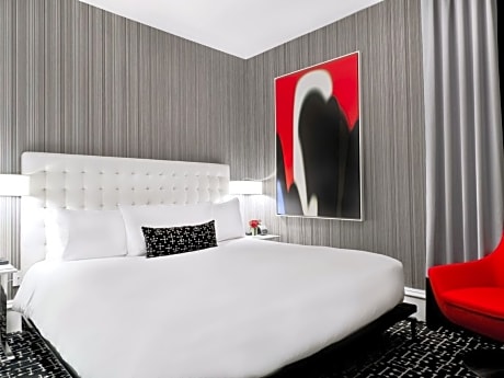 Deluxe Room 1 King Bed