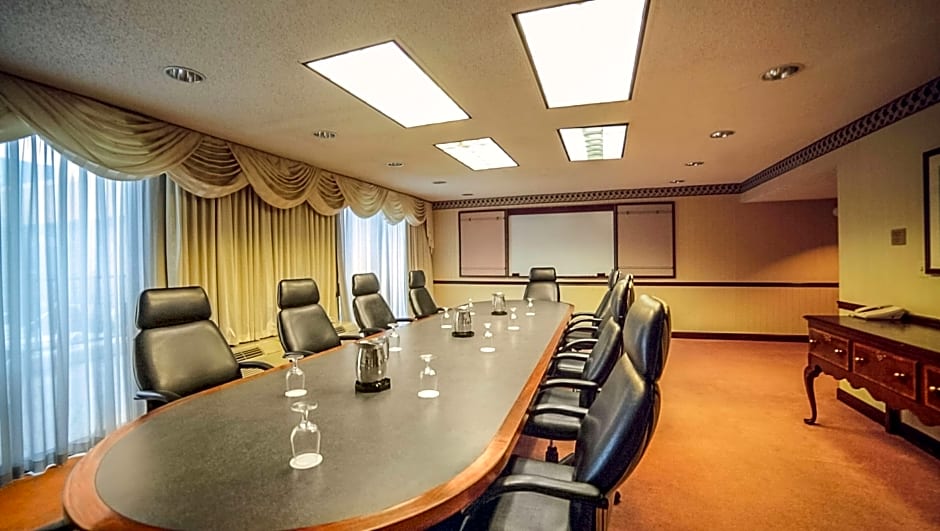 Magnuson Grand & Conference Center Somerset-Bridgewater