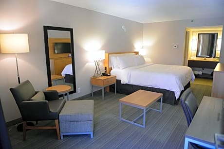 Standard King Room with Accessible Tub - Mobility Access