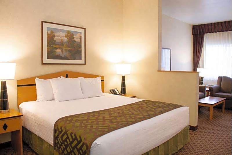 Crystal Inn Hotel & Suites - Great Falls
