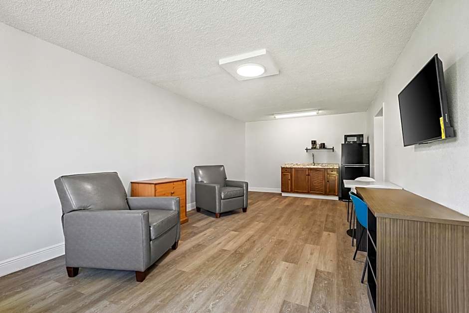 Studio 6 Hammond, LA I12 I55