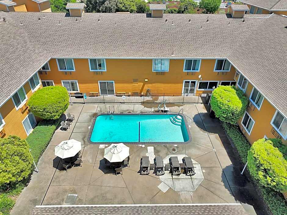 Quality Inn Near Six Flags Discovery Kingdom-Napa Valley