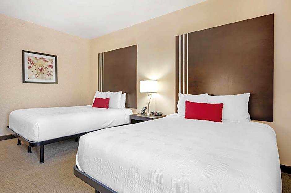 Best Western Plus Howe Inn