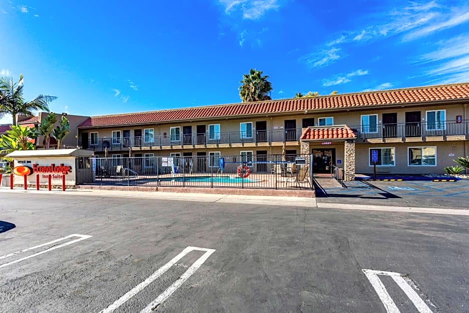 Econo Lodge Inn & Suites Escondido