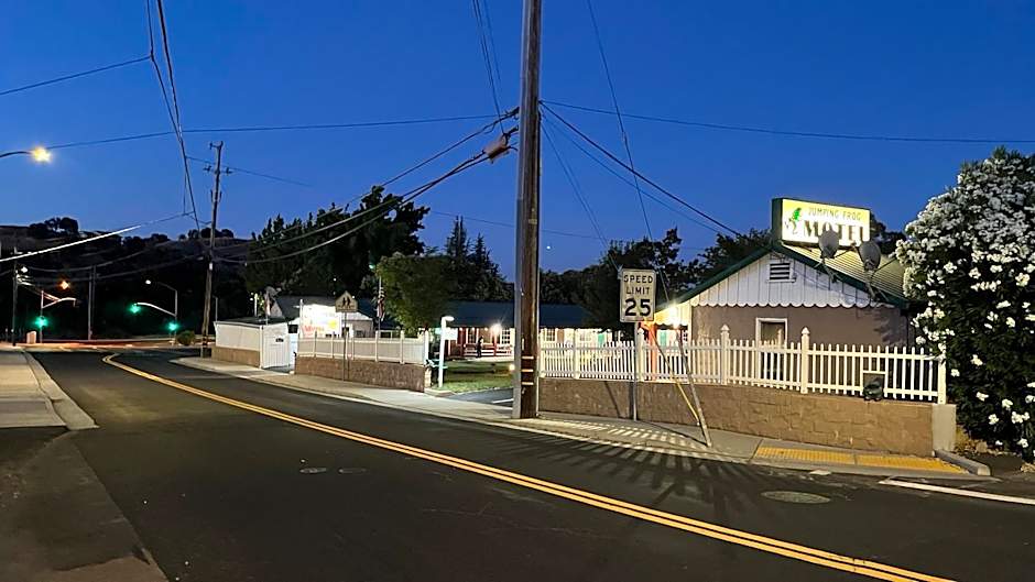 Jumping Frog Motel