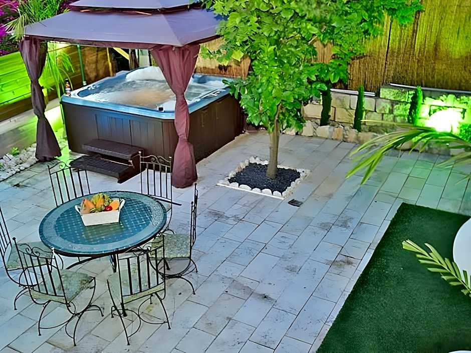 Azulat Even Hen Lodge