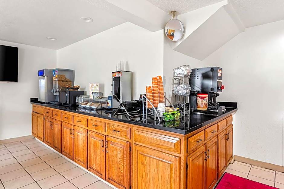 Quality Inn & Suites Howe - Sturgis