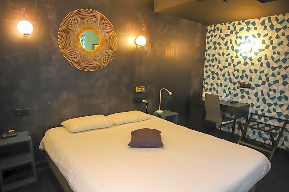 Brit Hotel Aux Sacres Reims Centre