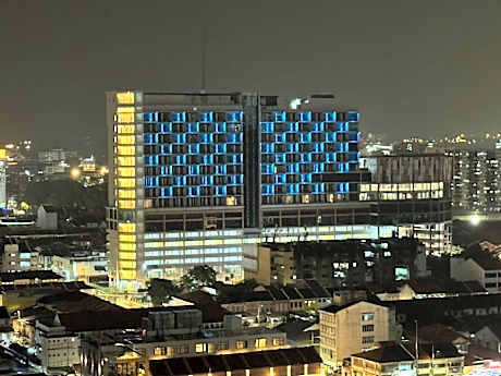 Fifth Avenue Hotel