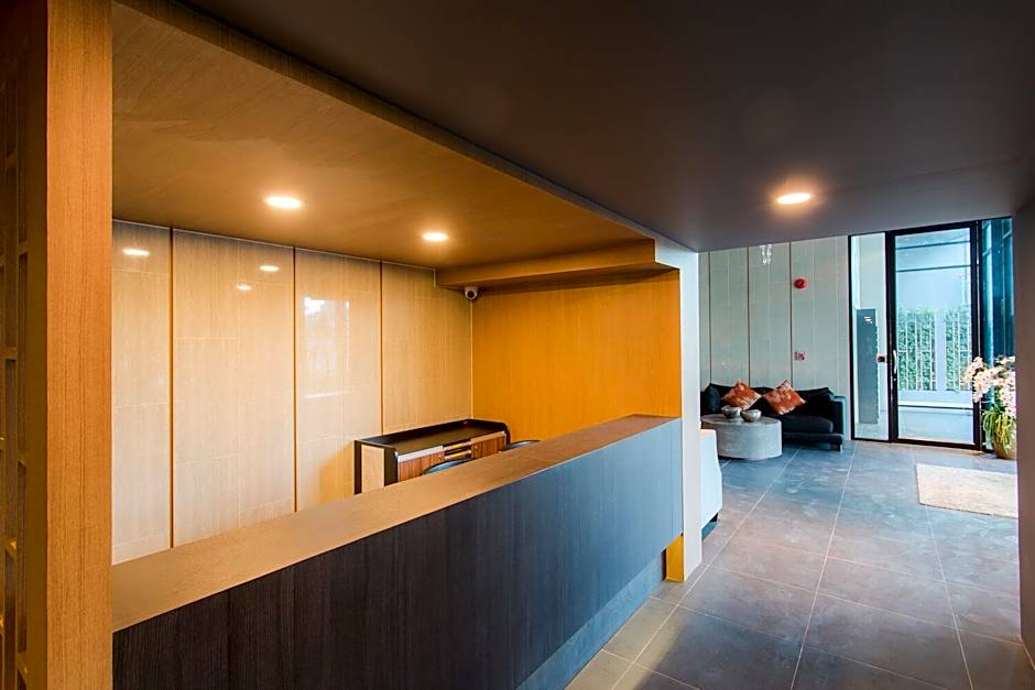 6th Avenue Surin Beach