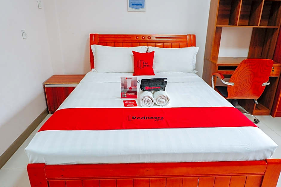 RedDoorz Plus near Camella La Brisa Lapulapu