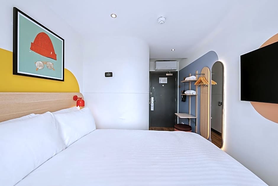 Tune Hotel Haymarket Edinburgh photo 24