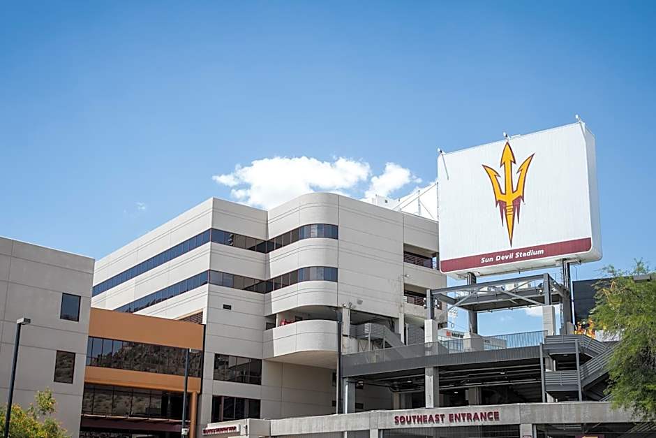 Holiday Inn Express & Suites Phoenix  Tempe By IHG