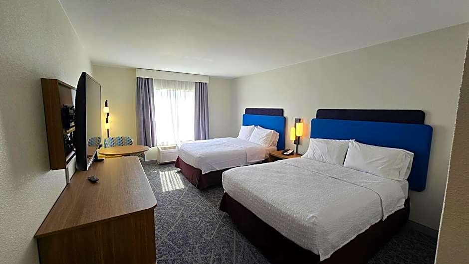 Photo 1 of 7 of 2 Queen Beds, Hearing Accessible
