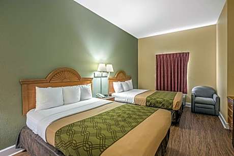 2 Queen Beds, Smoking