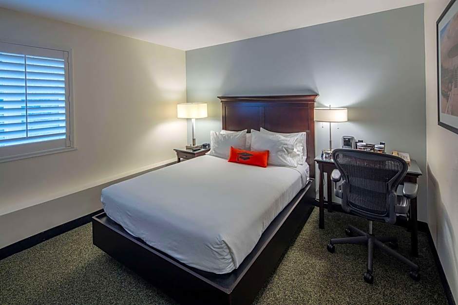 Collegian Hotel & Suites, Trademark Collection by Wyndham