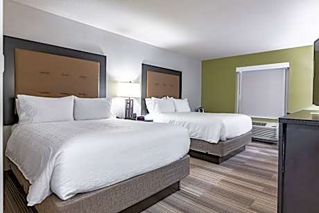 2 Queen Beds Standard Comm Accessible