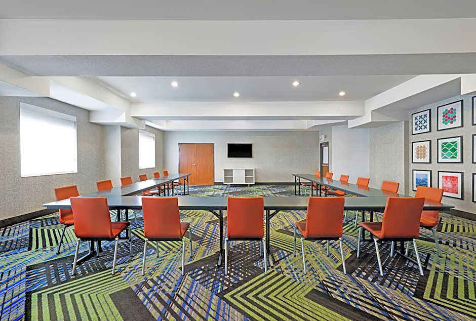 Holiday Inn Express & Suites Newport By IHG