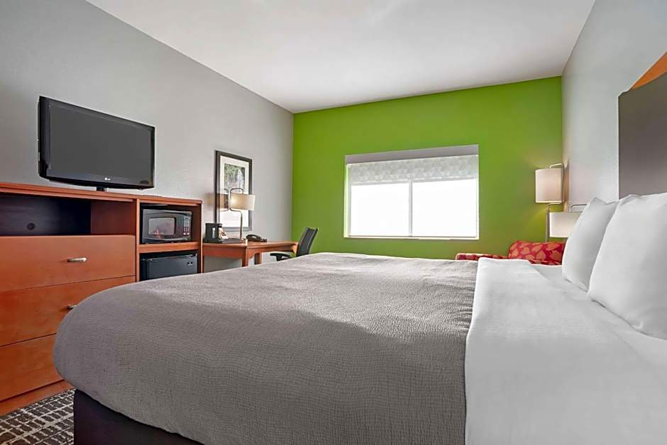 Quality Inn & Suites Birmingham - Highway 280