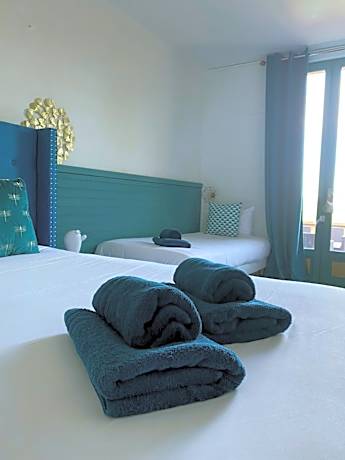Quadruple Room with Terrace