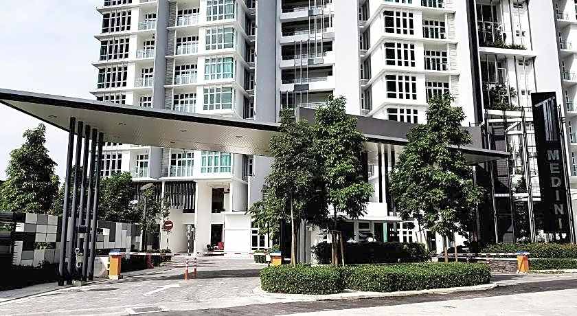 Holi 1Medini Suites Legoland
