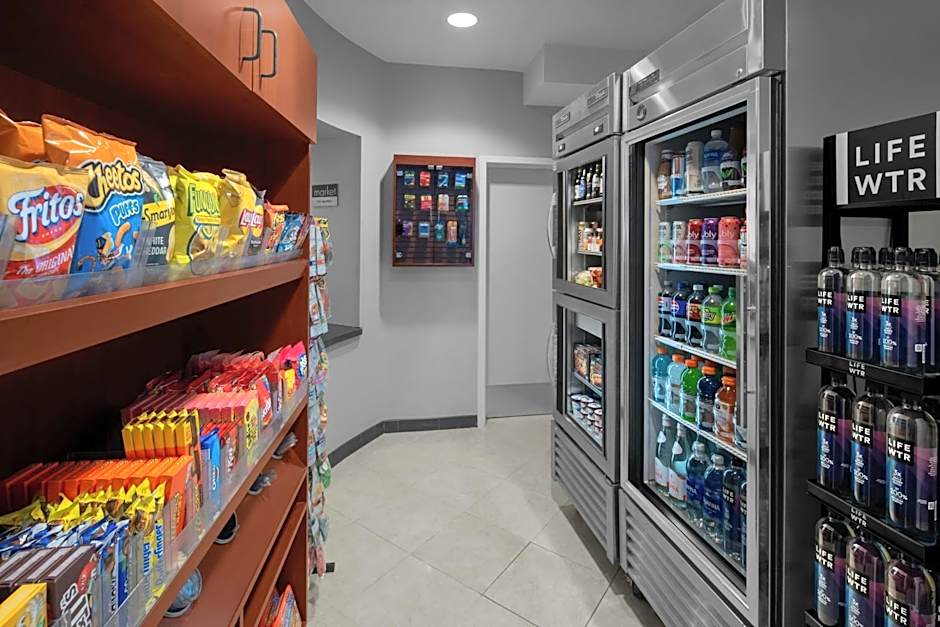 Courtyard by Marriott Santa Clarita Valencia