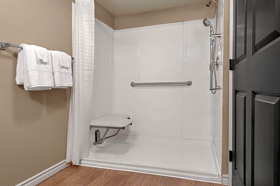 Eagle's Den Suites Andrews a Travelodge by Wyndham