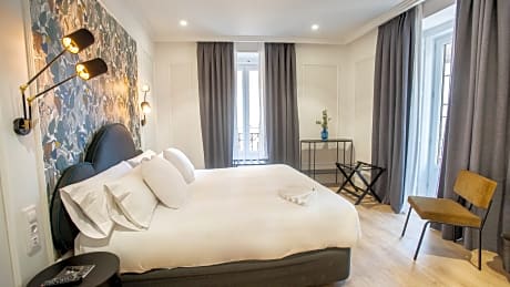 DOUBLE ROOM WITH EXTRA BED