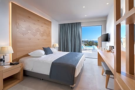 Double or Twin Sea View sharing pool