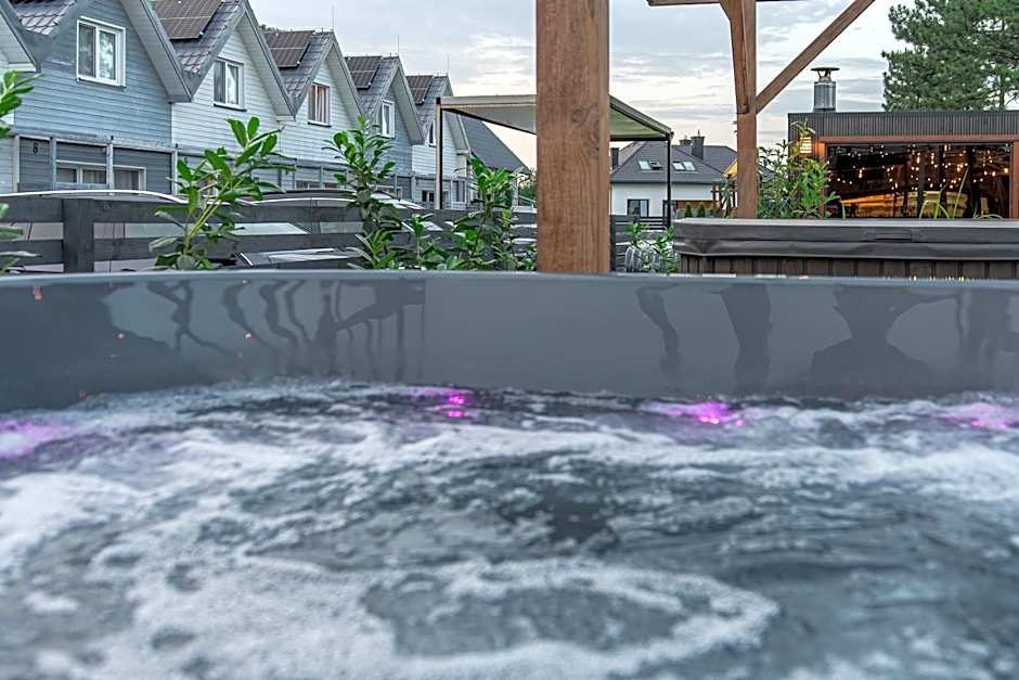 Old Tree Village & Restaurant