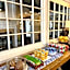Pelican Inn & Suites