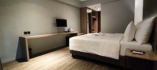 Rogers Hotel Manado