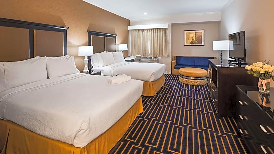Best Western Plus Palm Court Hotel