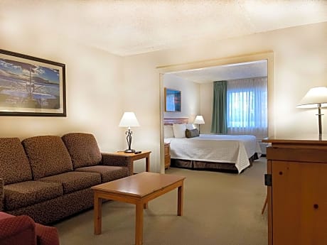 Superior King Suite