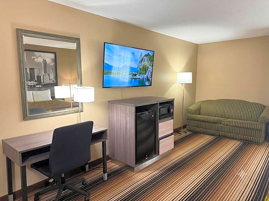 Super 8 by Wyndham Harrison OH