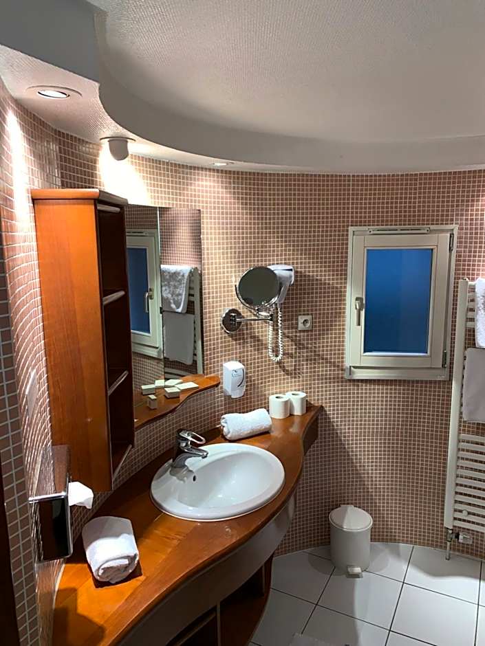 Logis Hôtel Restaurant Au Cerf d'Or