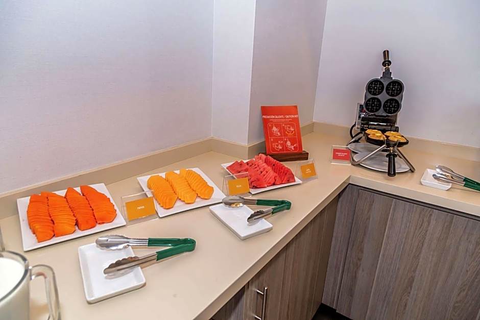 Hampton Inn & Suites By Hilton Puebla