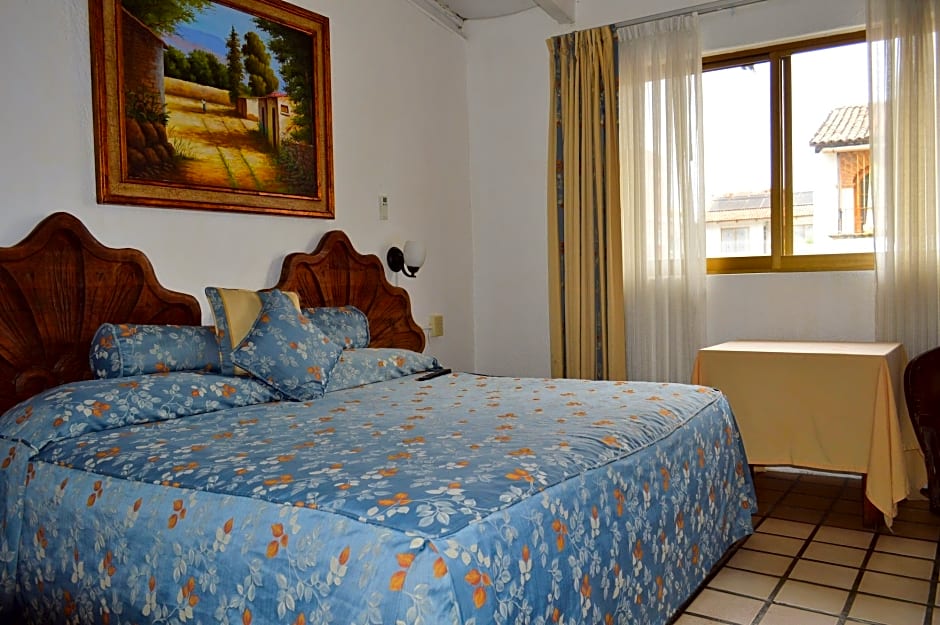 Hotel Mercurio - Caters to Gay Men