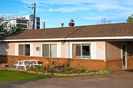 Northlander Motel