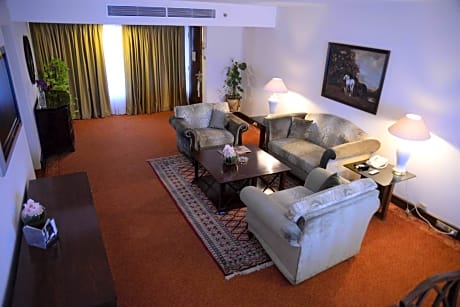 Deluxe Suite, Executive lounge access, 1 Bedroom Suite