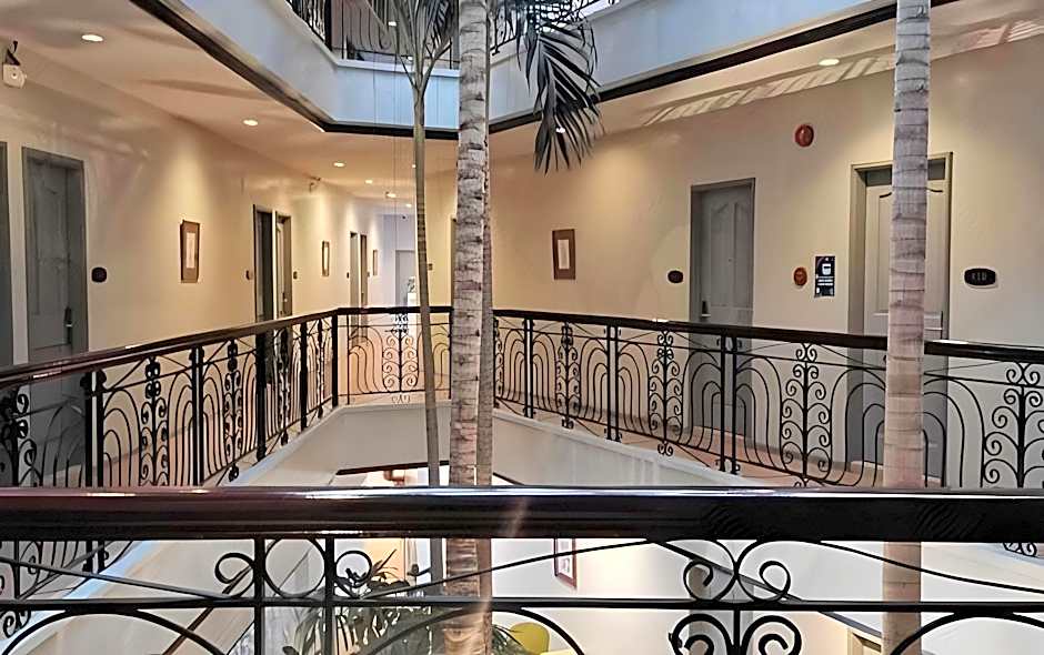 Casa Leticia Business Inn