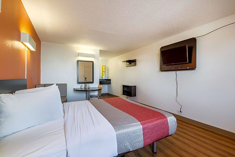 Hotel 465 By Regency