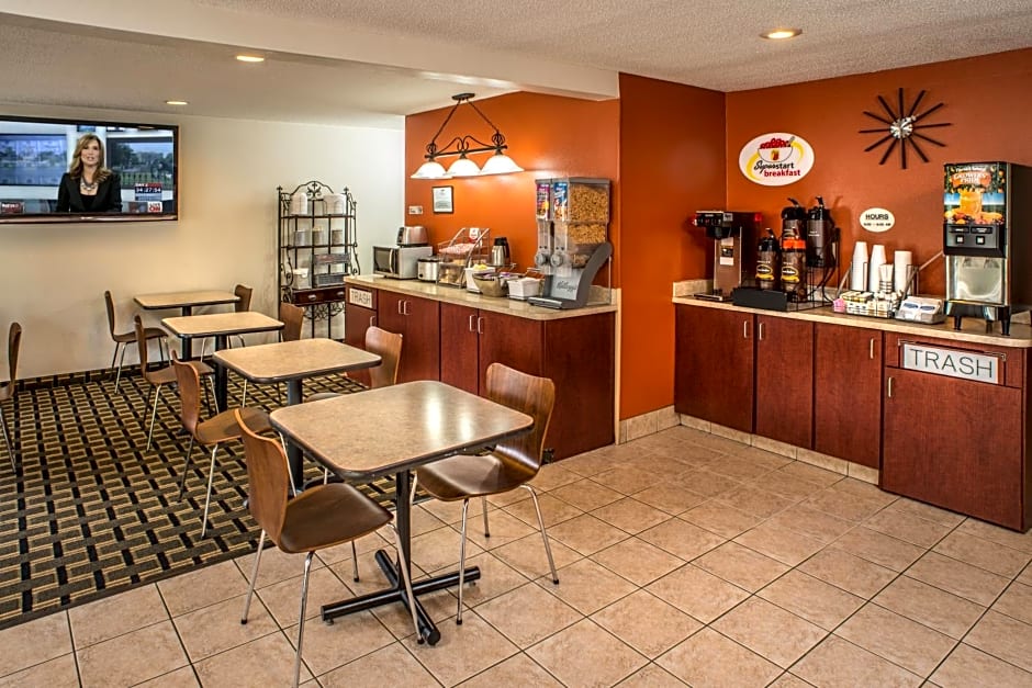 Super 8 by Wyndham Prestonsburg